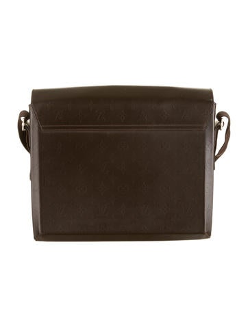 glace single men Men's brown monogram matte leather louis vuitton glace charly camera bag with matte silver-tone hardware, single flat shoulder strap, single flat top handle, single exterior zip pocket, black woven lining and push-lock closure at front. glace single men Men's brown monogram matte leather louis vuitton glace charly camera bag with matte silver-tone hardware, single flat shoulder strap, single flat top handle, single exterior zip pocket, black woven lining and push-lock closure at front.