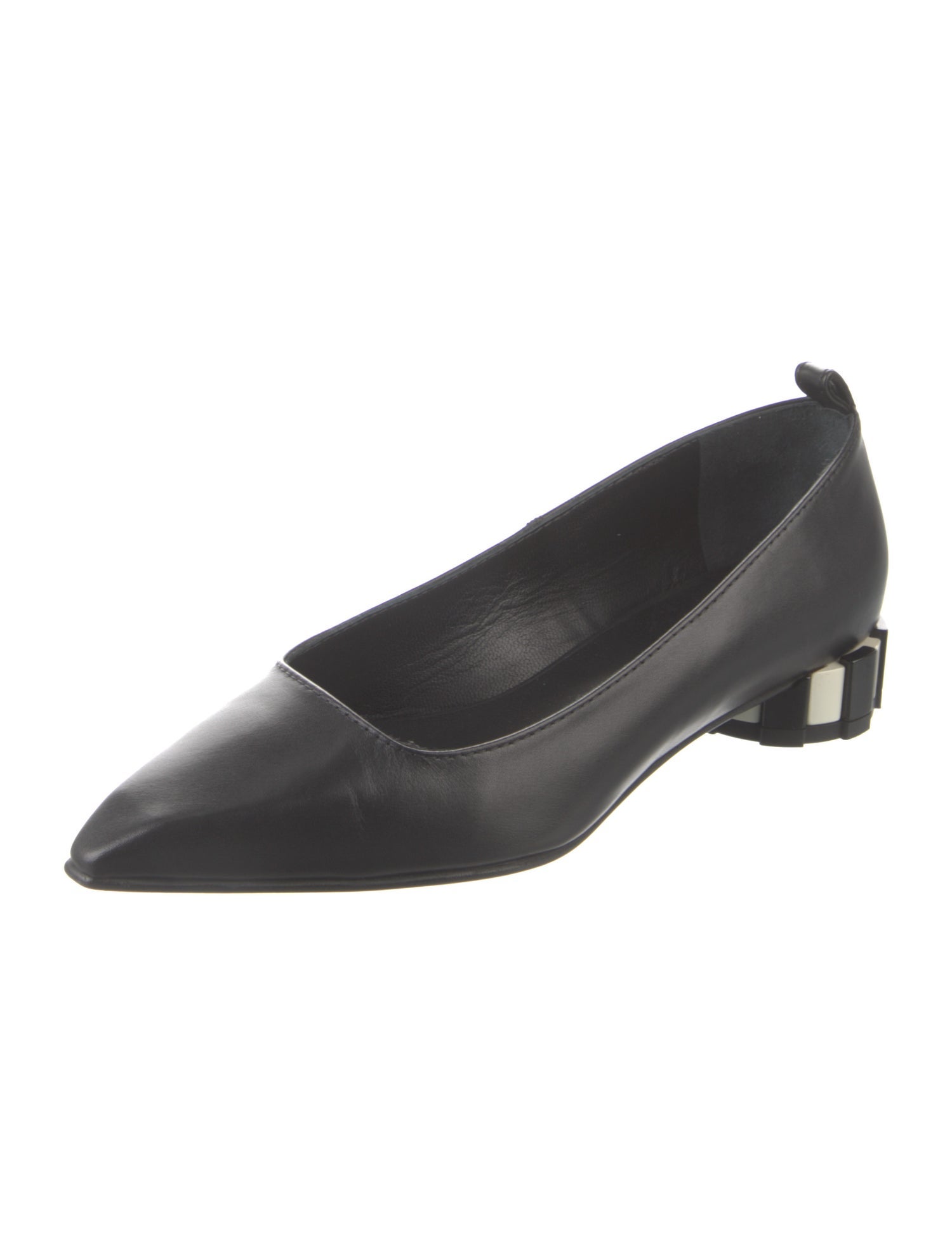 AMI Leather Pumps