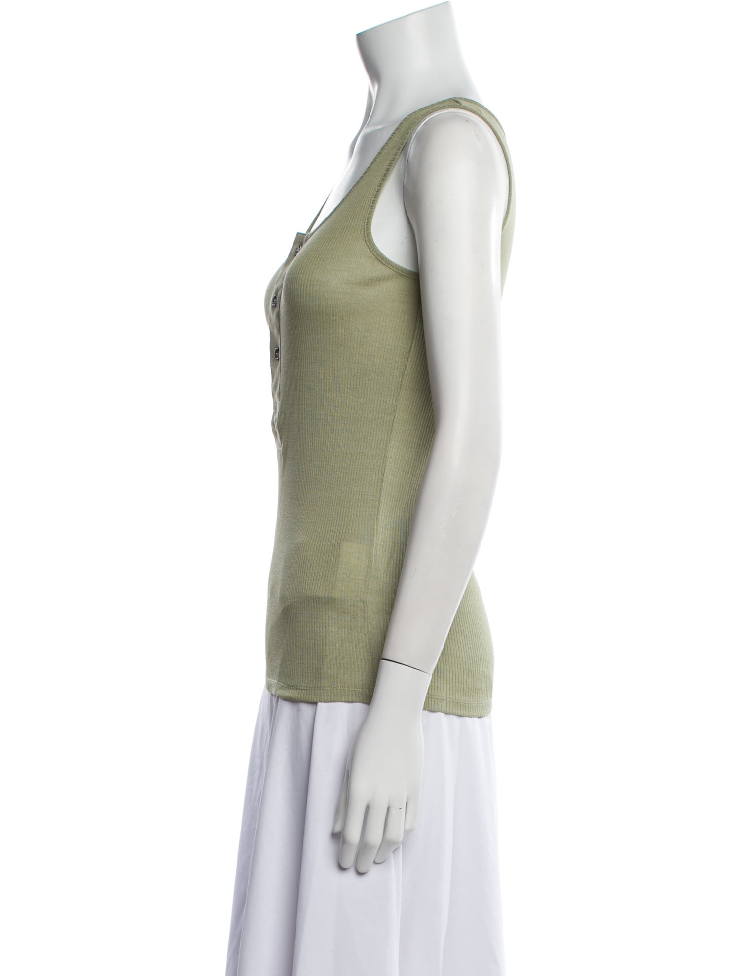 AMI Scoop Neck Sleeveless Top