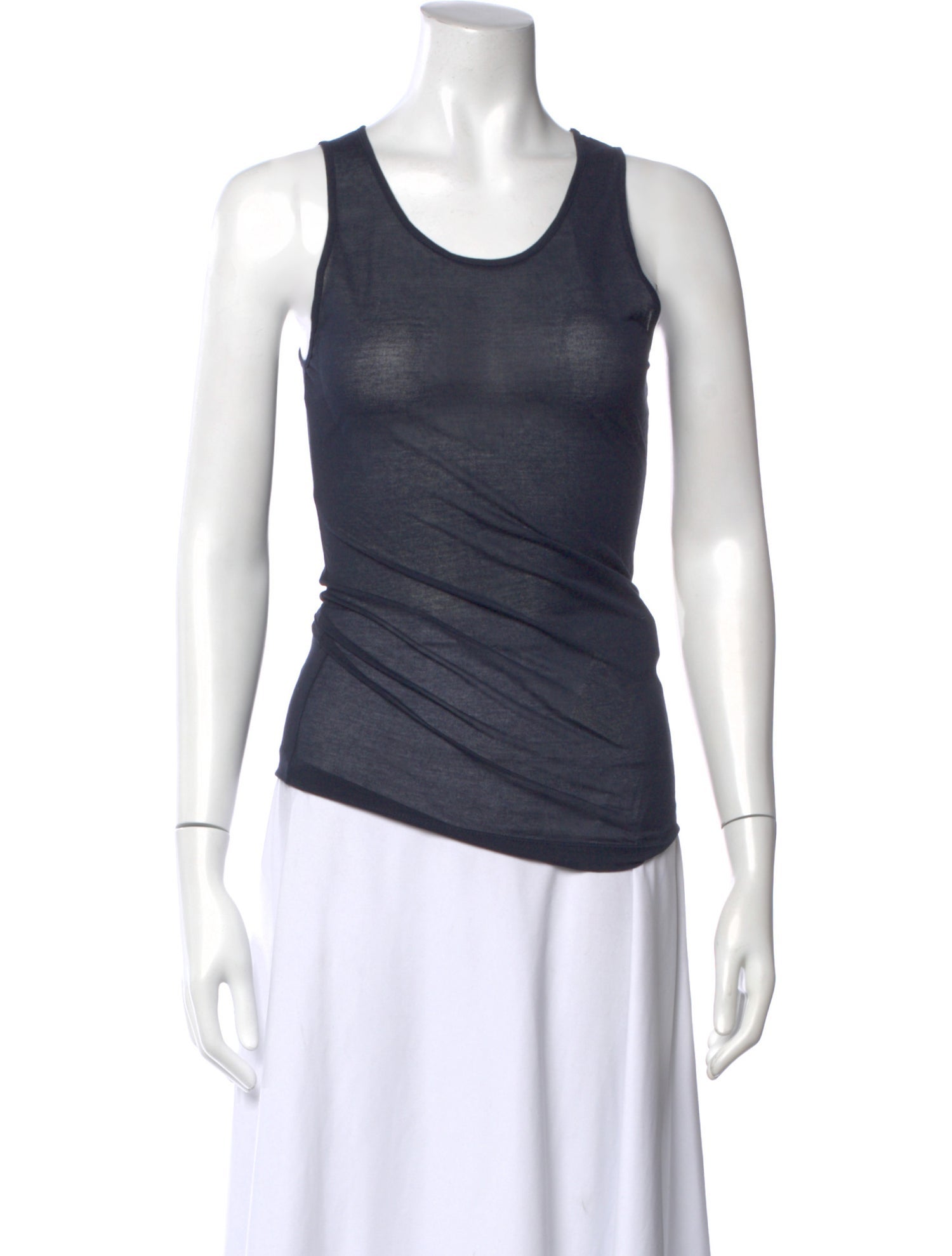AMI Scoop Neck Sleeveless Top