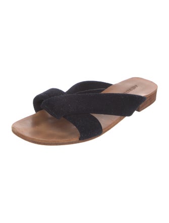 A Détacher Suede Slides