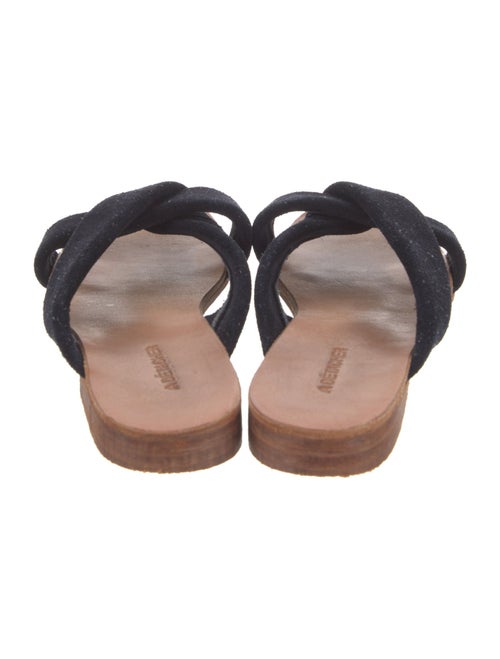 A Détacher Suede Slides