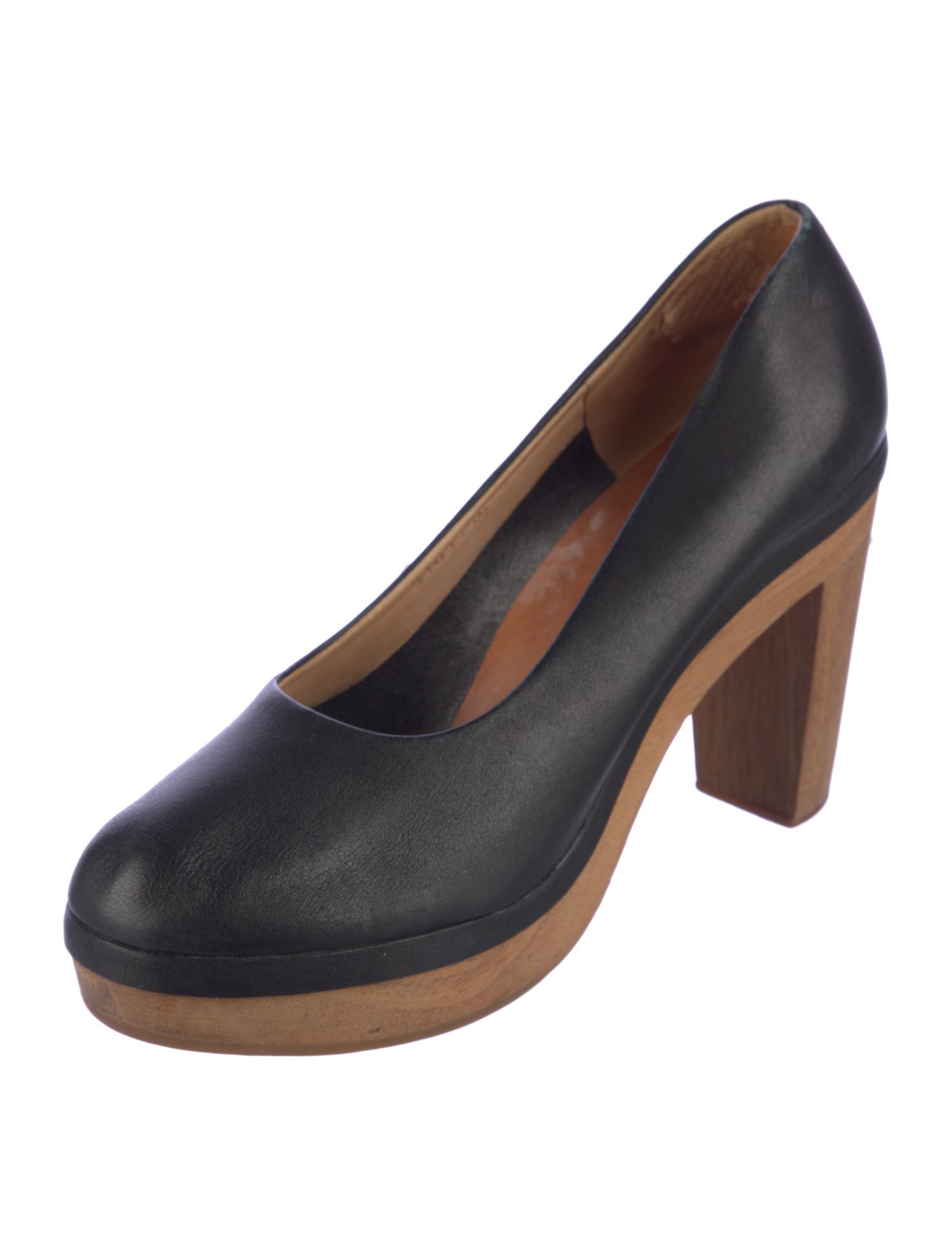 A Détacher Leather Pumps