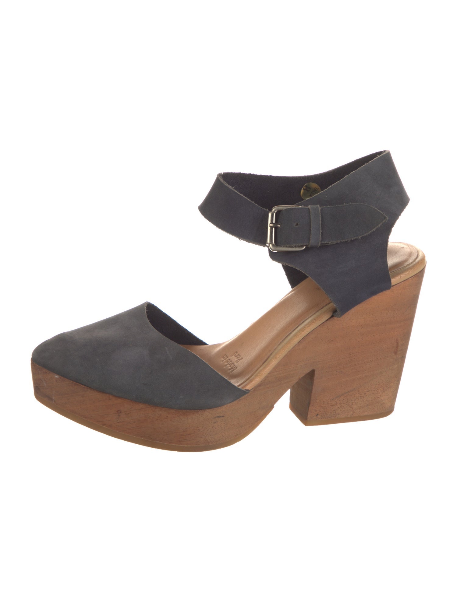 A Détacher Leather Slingback Pumps