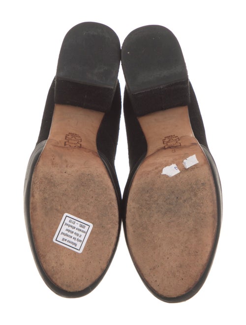 A Détacher Suede Pumps