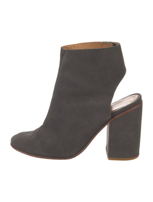 A Détacher Suede Mules