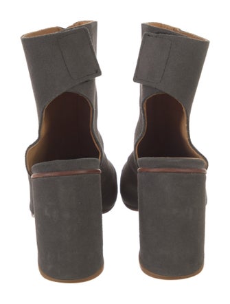 A Détacher Suede Mules