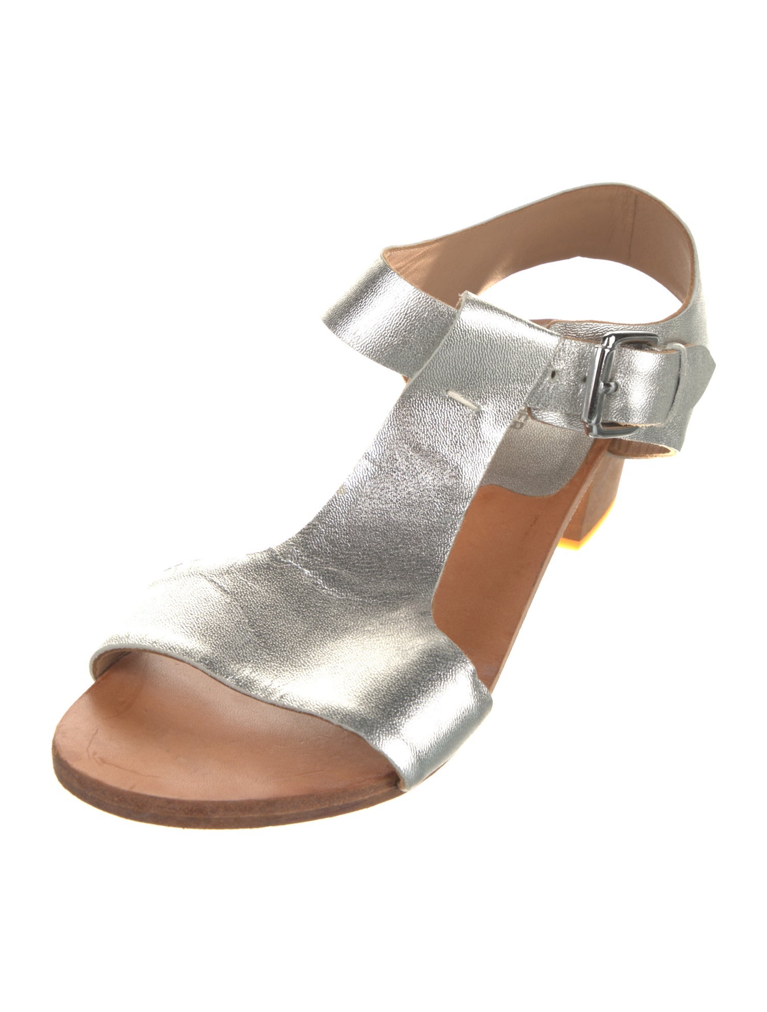 A Détacher Leather T-Strap Sandals