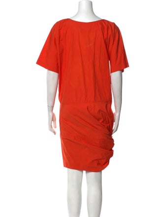 A Détacher Scoop Neck Knee-Length Dress