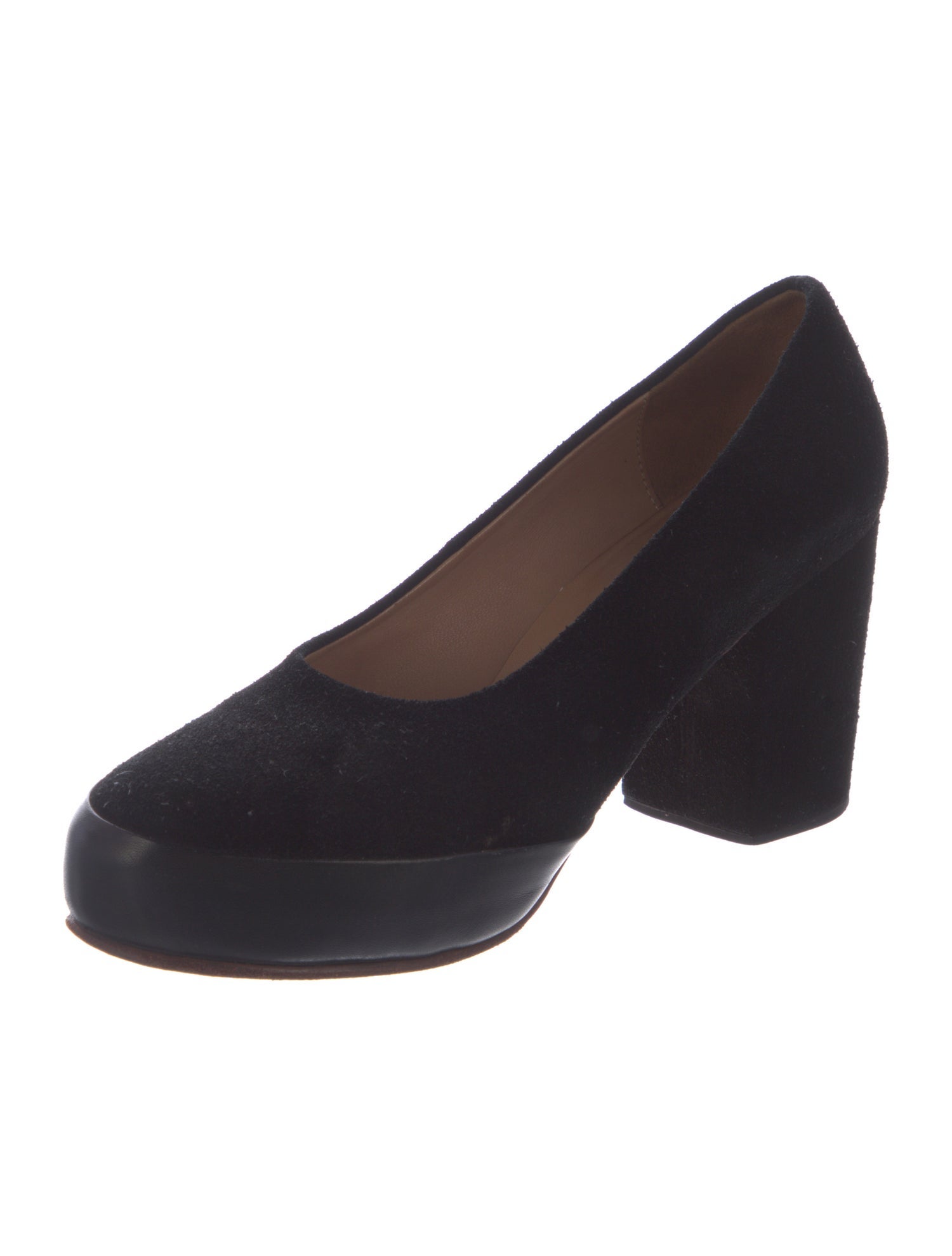 A Détacher Suede Pumps