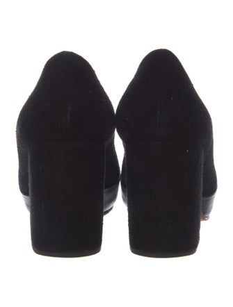 A Détacher Suede Pumps