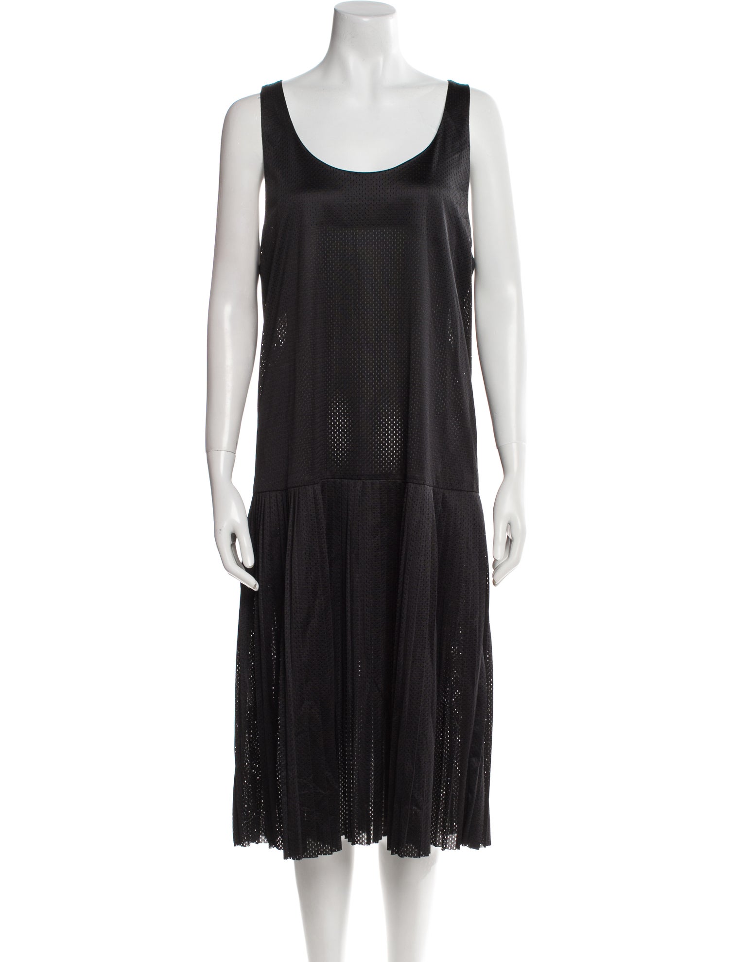 A Détacher Scoop Neck Midi Length Dress