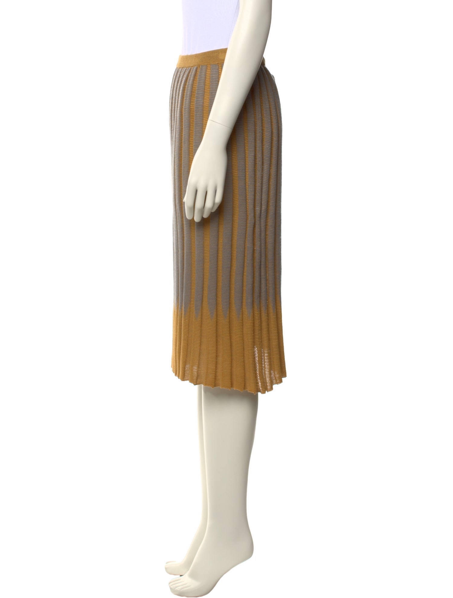 A Détacher Knee-Length Skirt