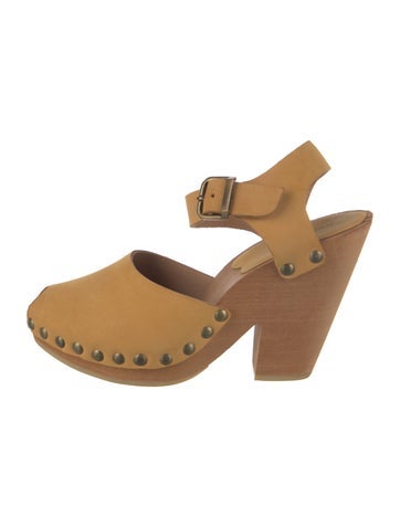 Pre-owned A Detacher Leather Pumps In Neutrals
