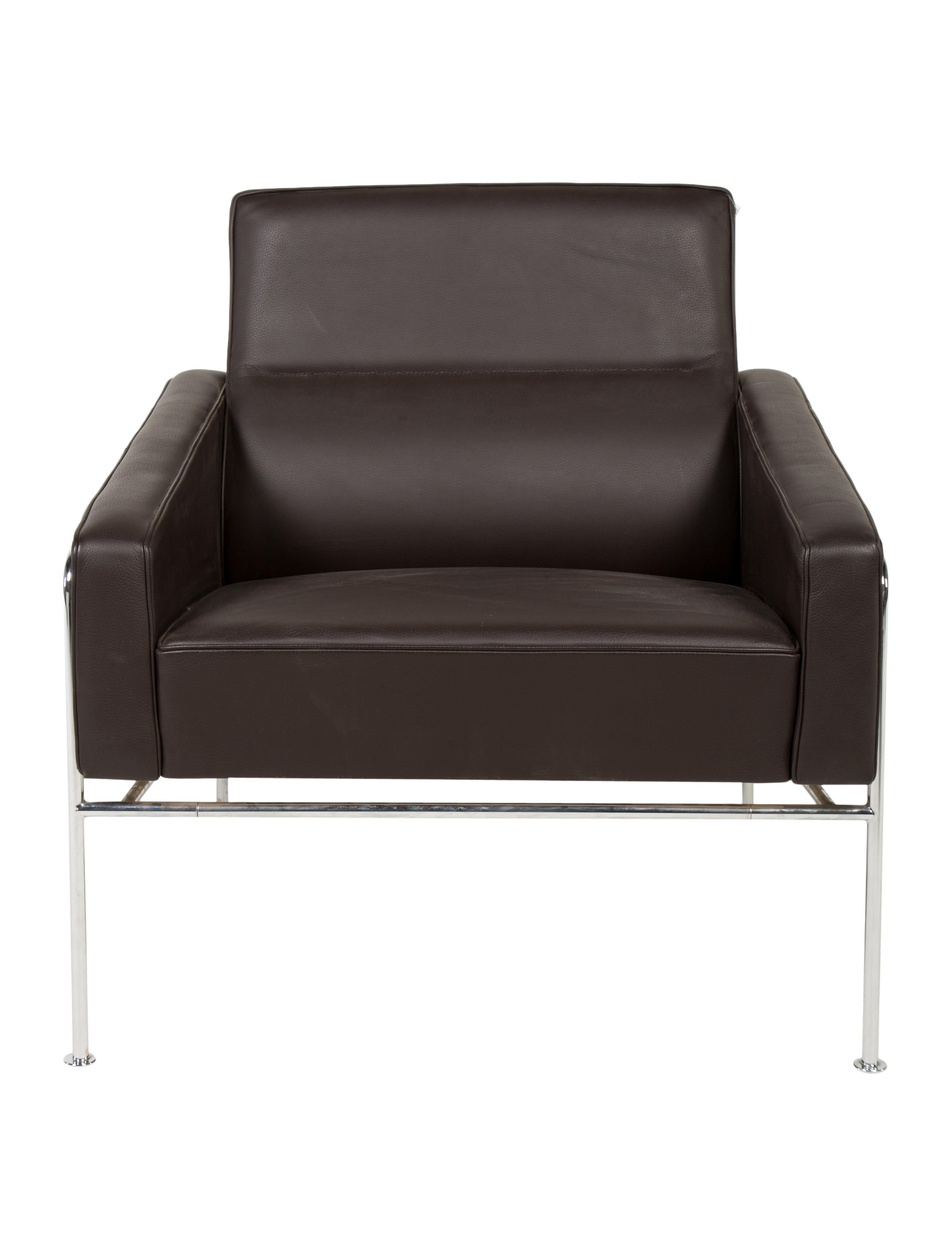 Arne Jacobsen Series 3300 Armchair