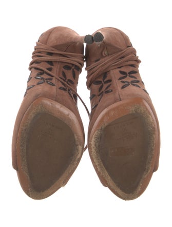 Alaïa Suede Graphic Print Pumps