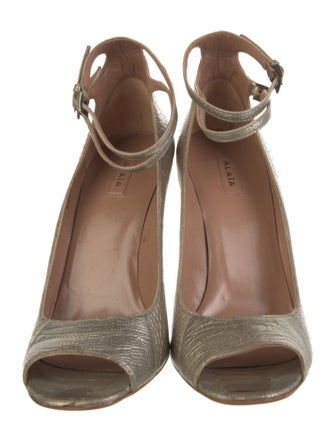 Alaïa Embossed Leather Pumps