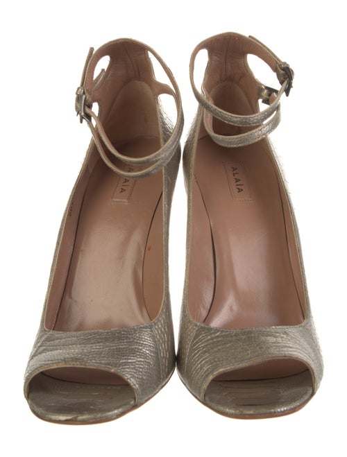 Alaïa Embossed Leather Pumps