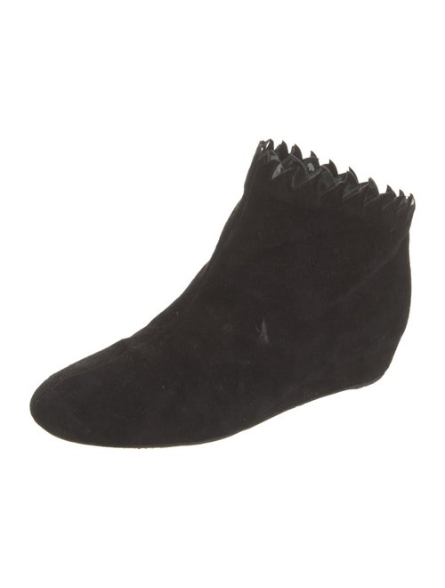 Alaïa Suede Scalloped Accent Boots