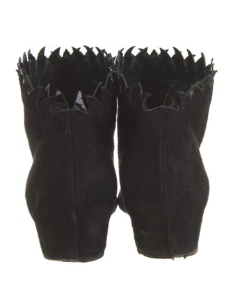 Alaïa Suede Scalloped Accent Boots