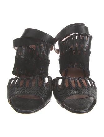 Alaïa Leather Cutout Accent Sandals