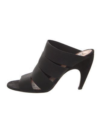 Alaïa Canvas Slides