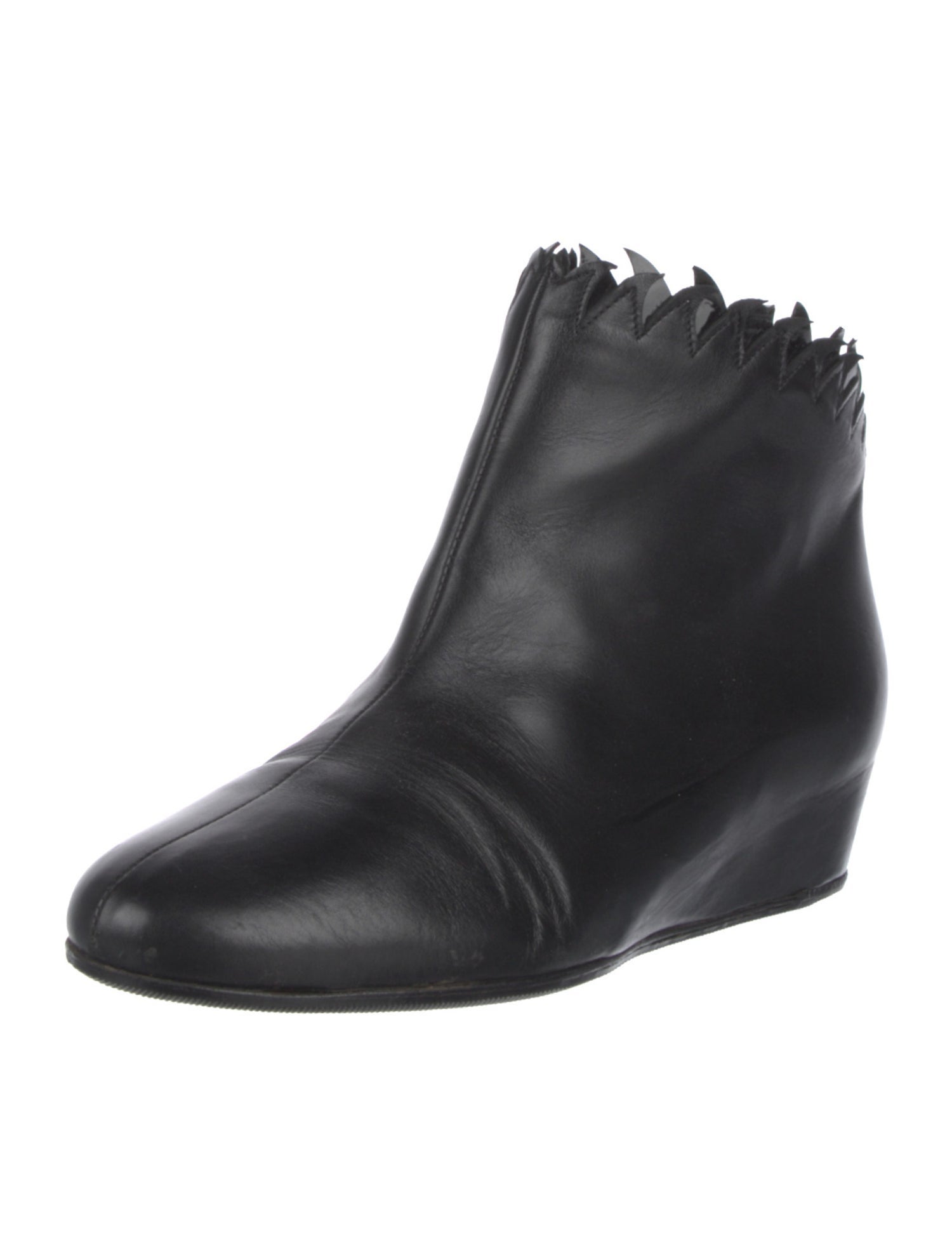 Alaïa Leather Scalloped Accent Boots