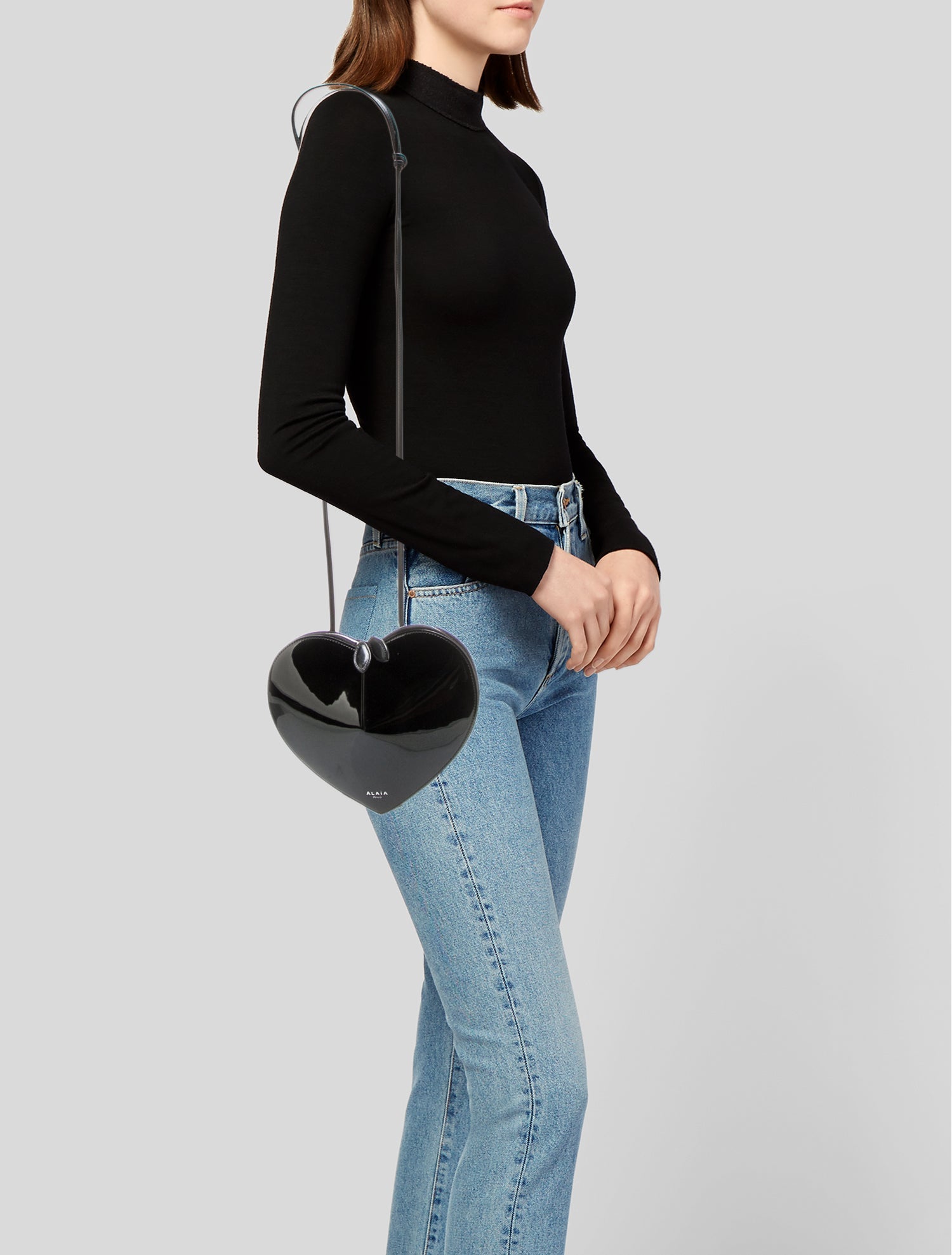 ハンドバッグ ALAIA 25SS Heart Quilt Patent Crossbody Bag AA1P003CA189 999 ALAÏA Red Heart Bag in Patent Leather | LE CŒUR | ALAÏA US