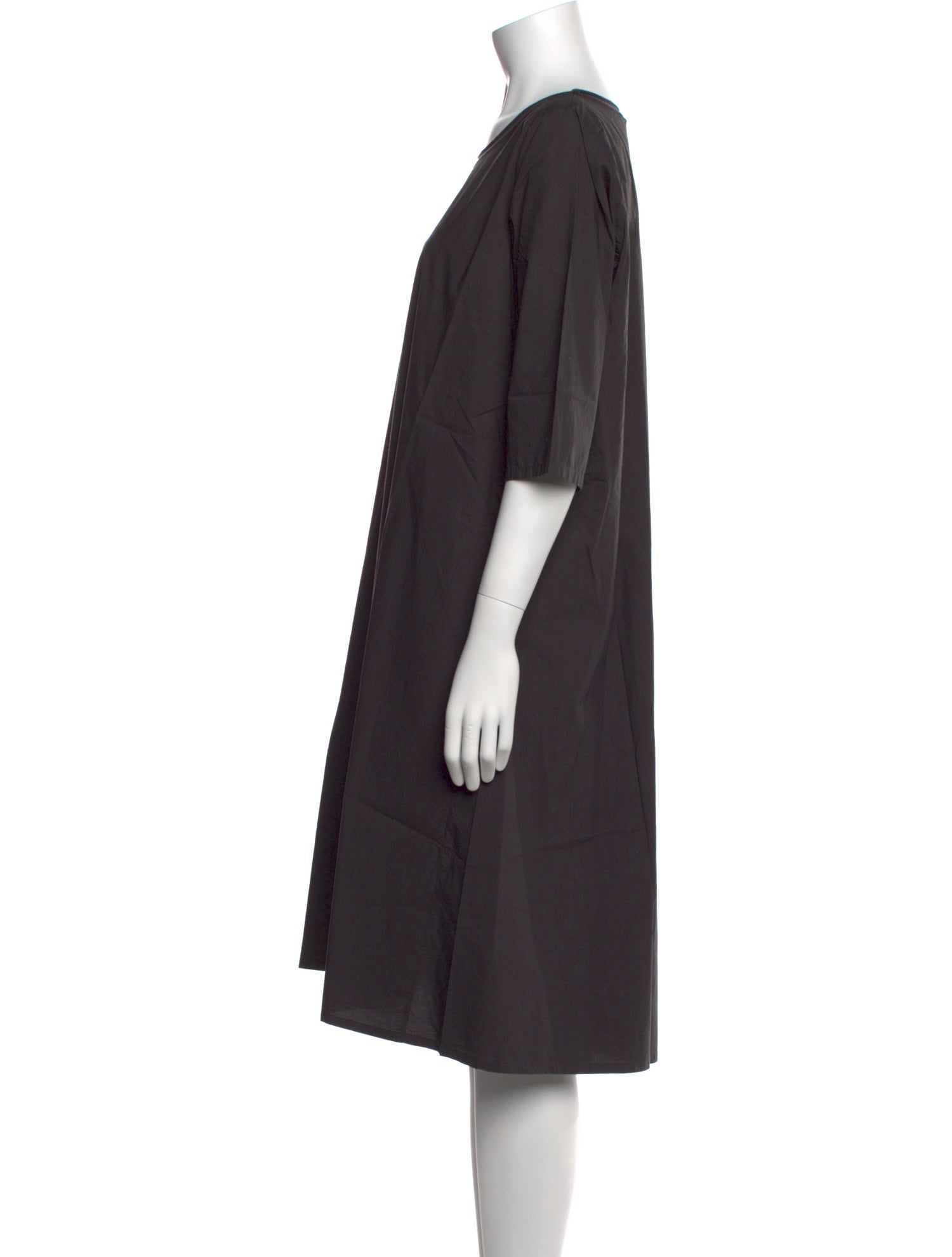 LABO.ART Scoop Neck Knee-Length Dress