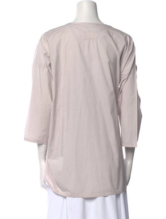 LABO.ART V-Neck Three-Quarter Sleeve Blouse