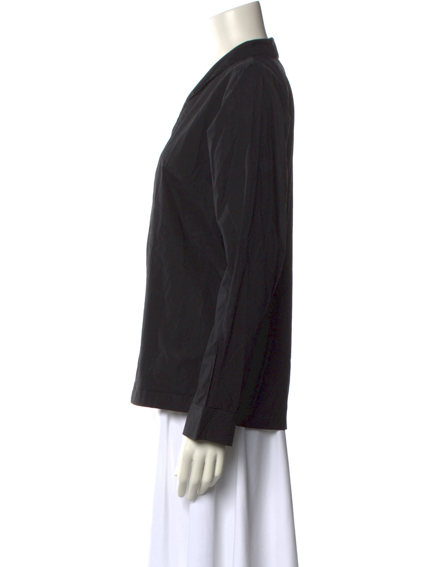 LABO.ART V-Neck Long Sleeve Blouse