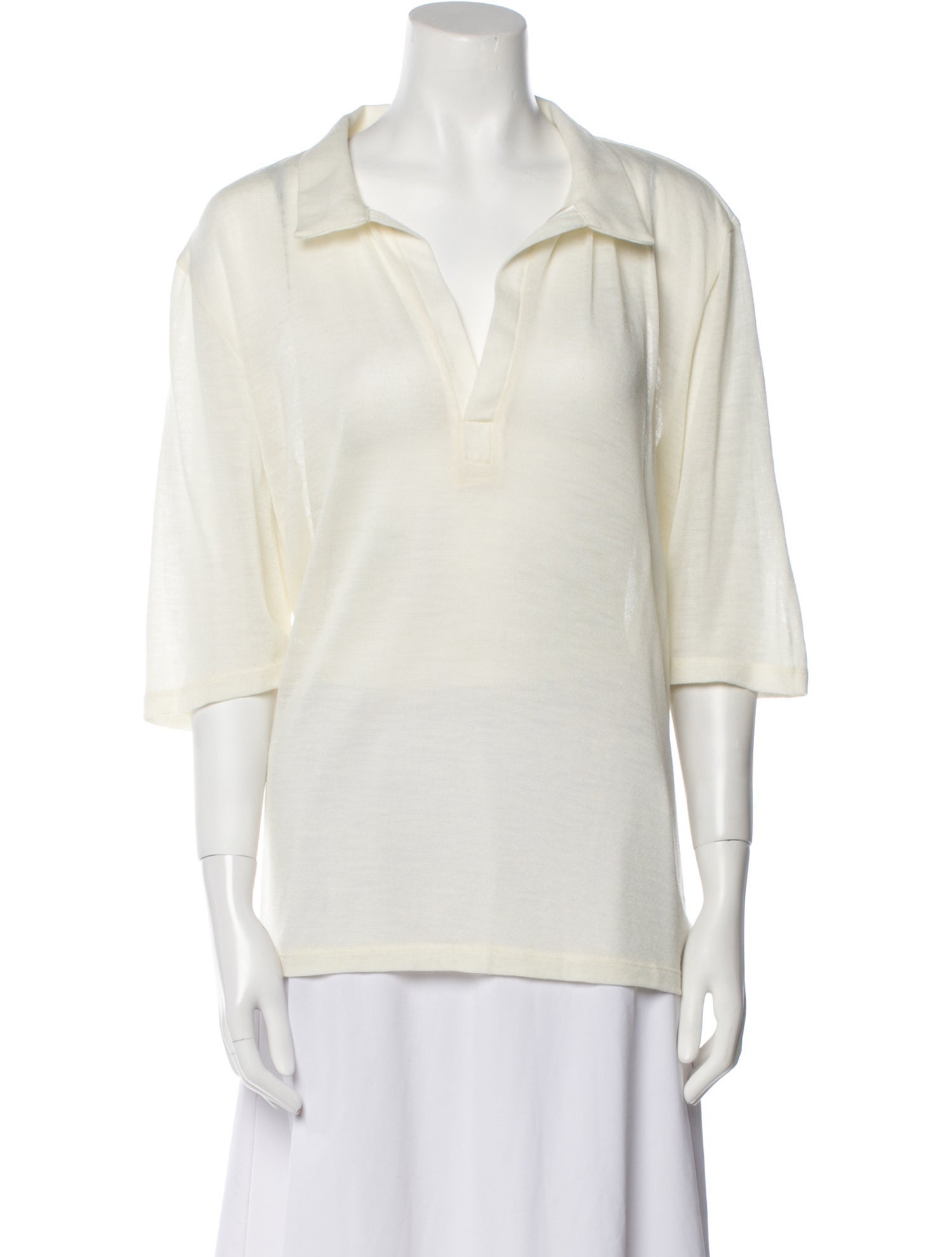 Albus Lumen V-Neck Three-Quarter Sleeve Blouse