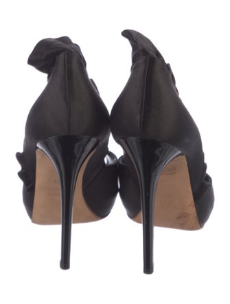 Alexander McQueen Satin Animal Print D'Orsay Pumps