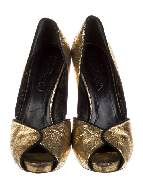Alexander McQueen Leather D'Orsay Pumps