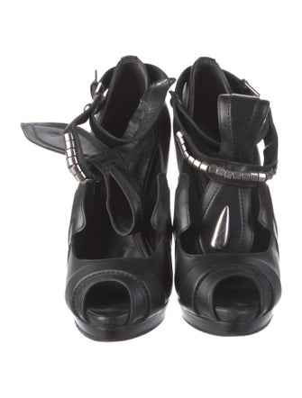 Alexander McQueen Leather Cutout Accent T-Strap Pumps