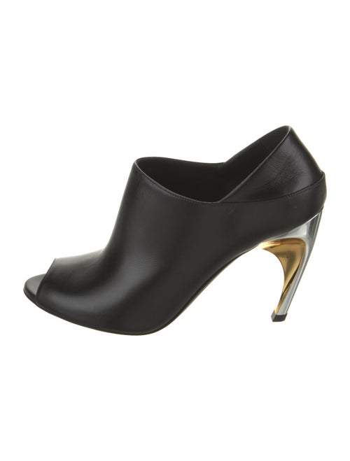 Alexander McQueen Leather Pumps