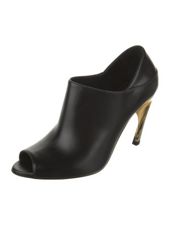 Alexander McQueen Leather Pumps