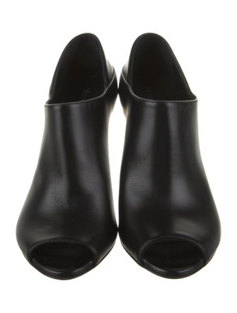 Alexander McQueen Leather Pumps
