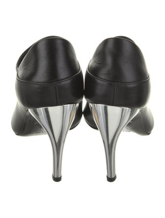Alexander McQueen Leather Pumps