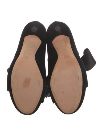 Alexander McQueen Velvet Ruffle Embellishment Pumps