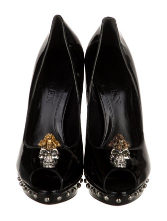 Alexander McQueen Skull Patent Leather Pumps