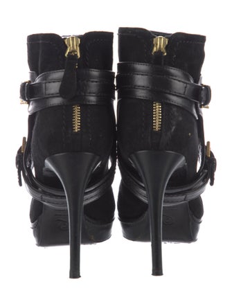 Alexander McQueen Suede Pumps