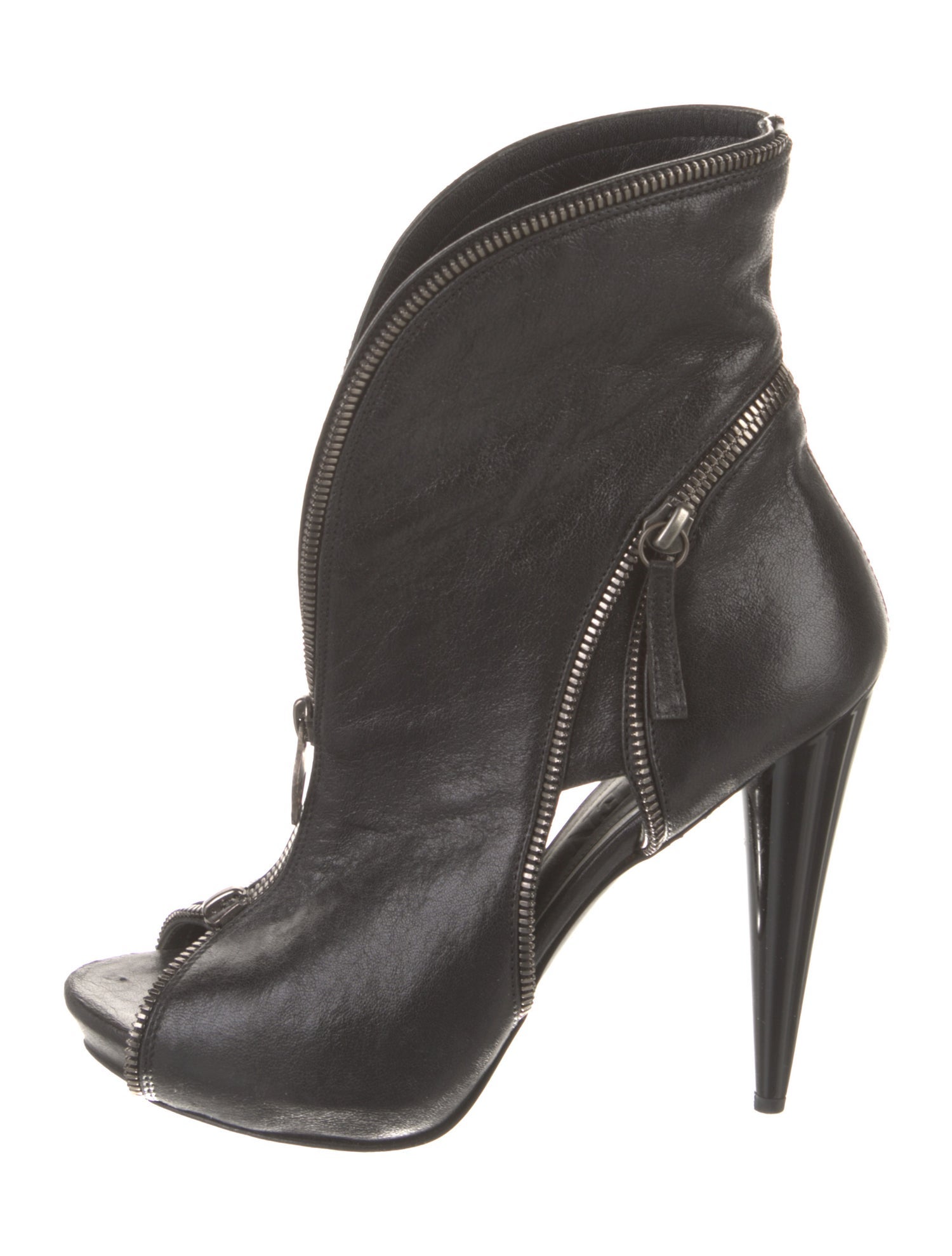 Alexander McQueen Leather D'Orsay Pumps