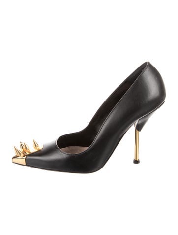 Pre-owned Alexander Mcqueen Spike Accents Leather Pumps In Black