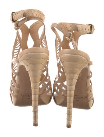 Alexandre Birman Leather Cutout Accent T-Strap Sandals