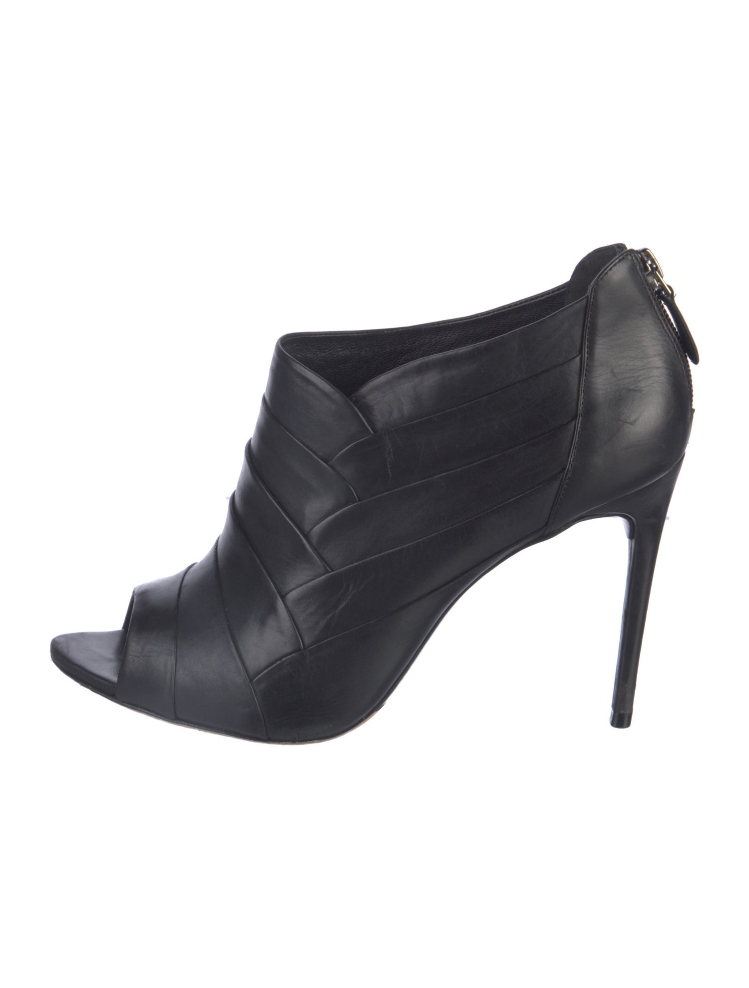 Alexandre Birman Leather Pumps