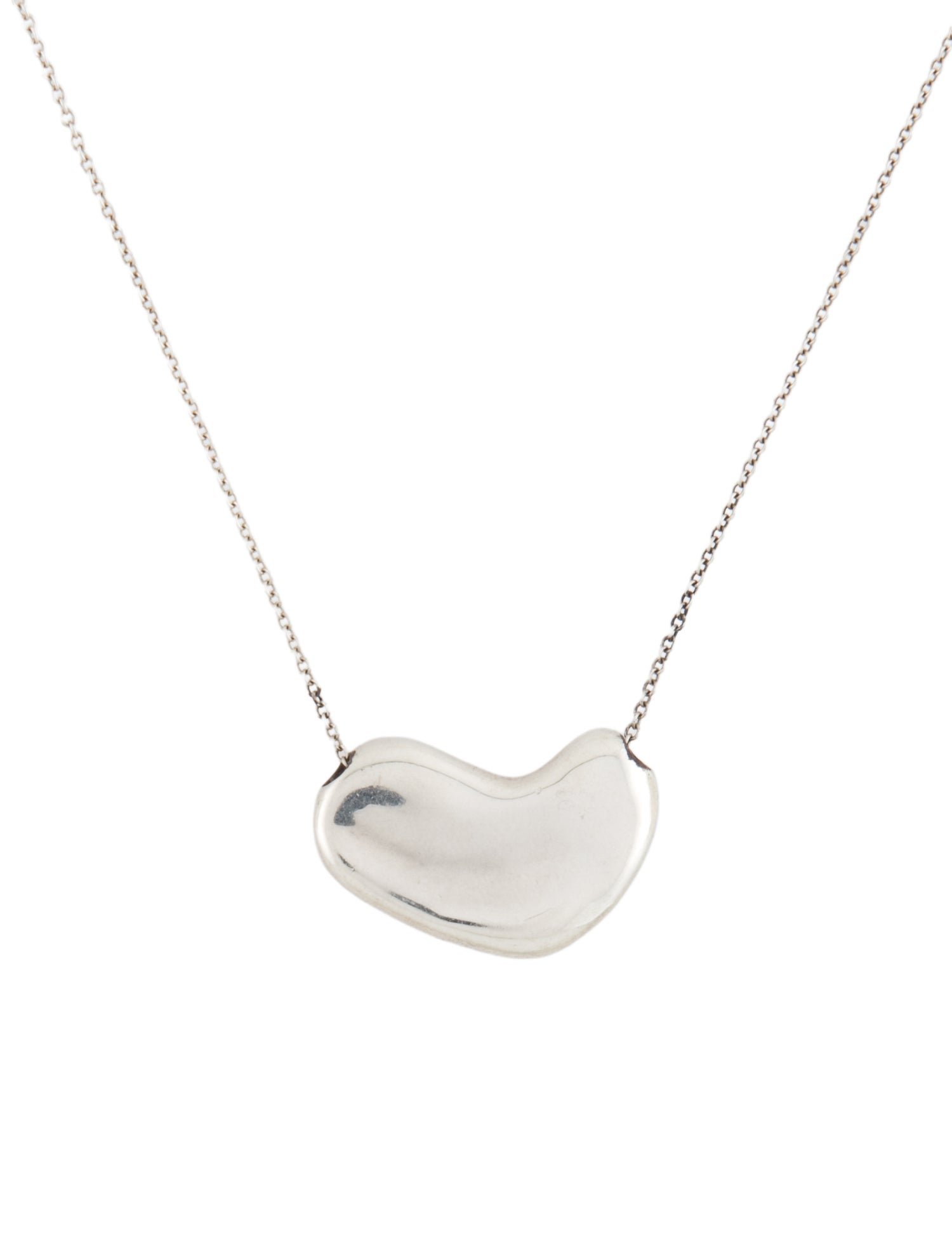 Agmes Sculpted Heart Pendant Chain Necklace