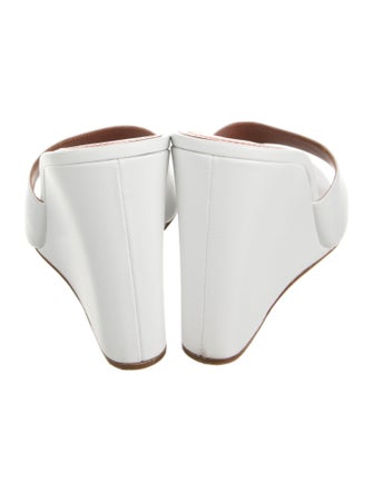 Amina Muaddi 2021 Lupita Slides