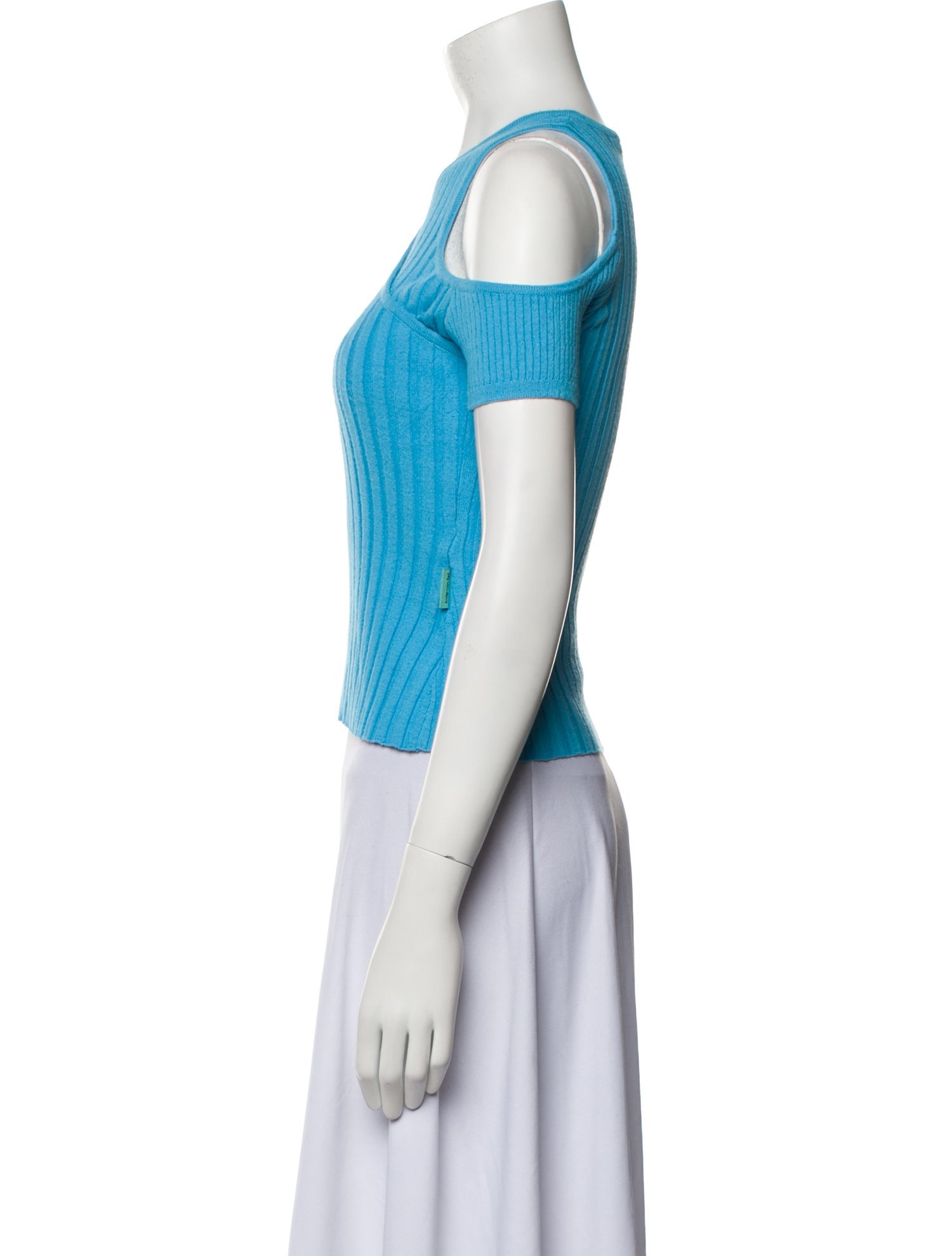 Andersson Bell V-Neck Short Sleeve Crop Top