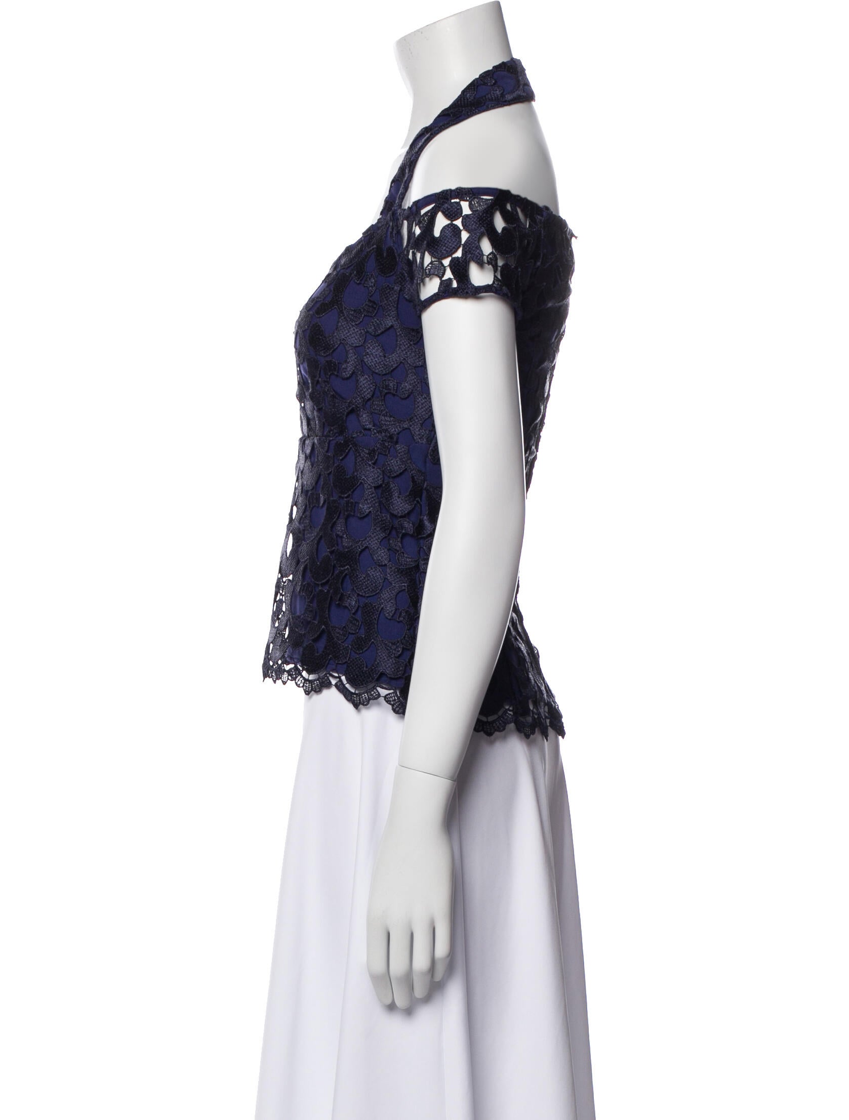 Anne Fontaine Lace Pattern Off-The-Shoulder Top